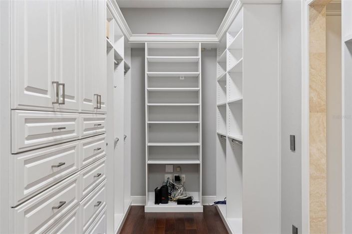 Image No.30-5 Bed Property for sale