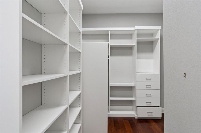 Image No.32-5 Bed Property for sale