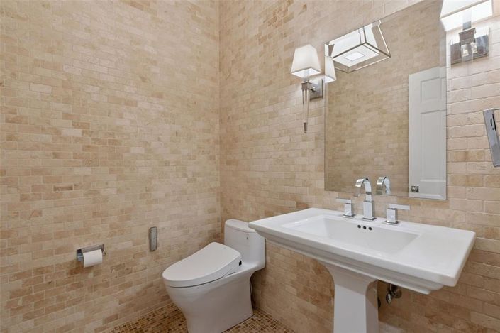 Image No.34-5 Bed Property for sale