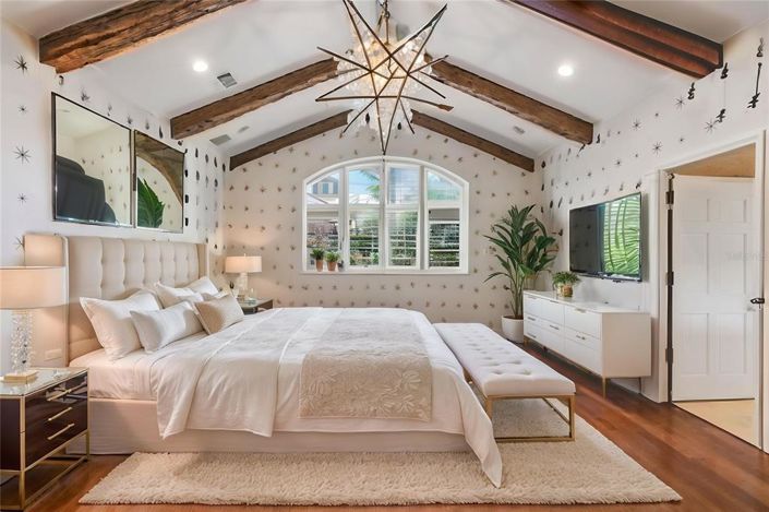 Image No.35-5 Bed Property for sale