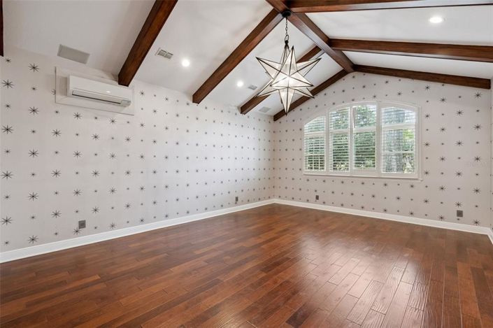 Image No.37-5 Bed Property for sale