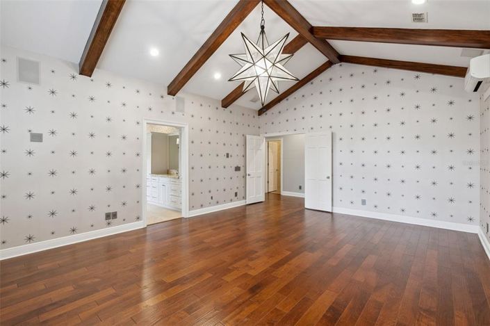 Image No.38-5 Bed Property for sale