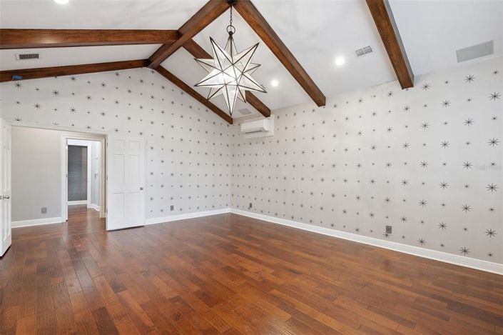 Image No.39-5 Bed Property for sale