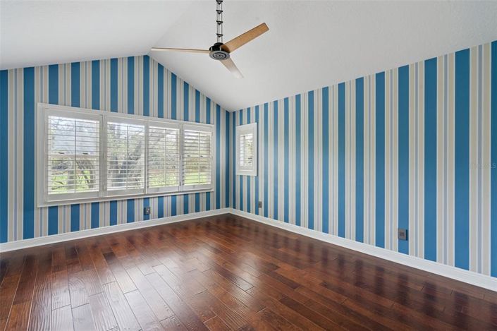 Image No.50-5 Bed Property for sale