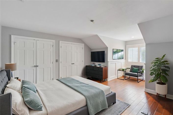 Image No.55-5 Bed Property for sale