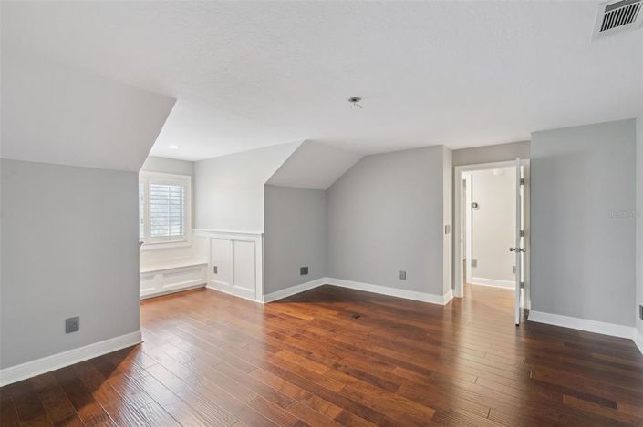 Image No.57-5 Bed Property for sale