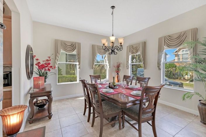 Image No.12-3 Bed Property for sale