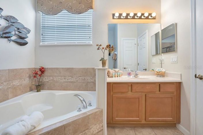 Image No.14-3 Bed Property for sale