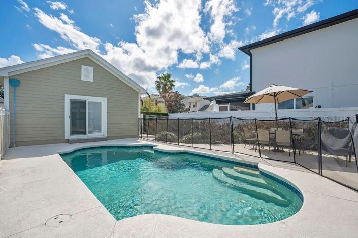 Image No.28-3 Bed Property for sale