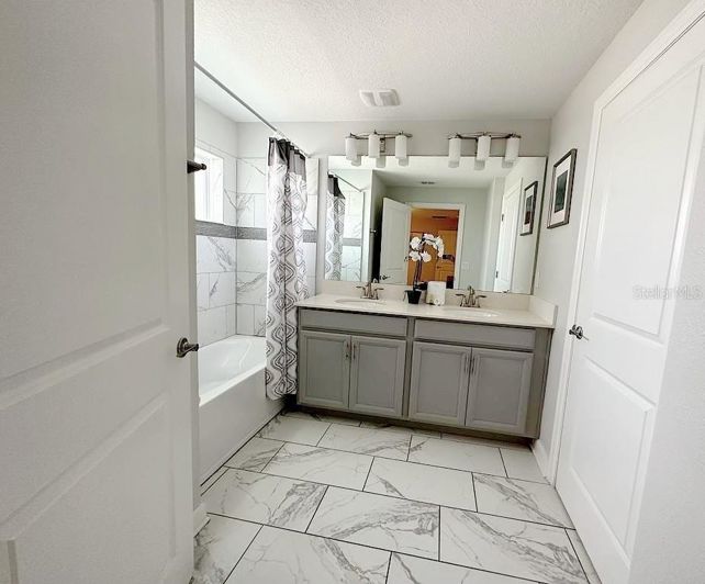 Image No.28-4 Bed Townhouse for sale