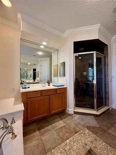 Image No.14-5 Bed Property for sale