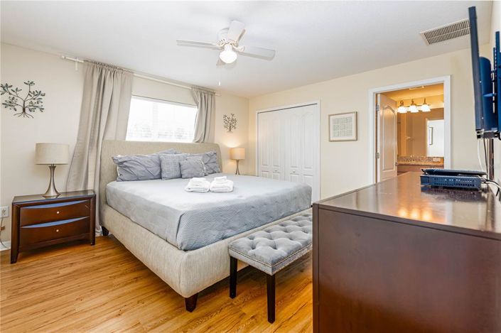 Image No.12-4 Bed Townhouse for sale