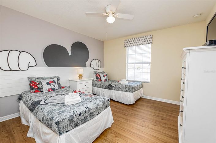 Image No.17-4 Bed Townhouse for sale