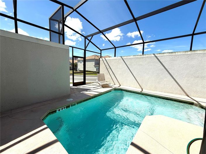 Image No.16-5 Bed Townhouse for sale