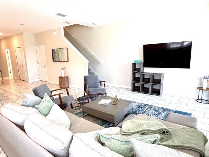 Image No.4-5 Bed Townhouse for sale