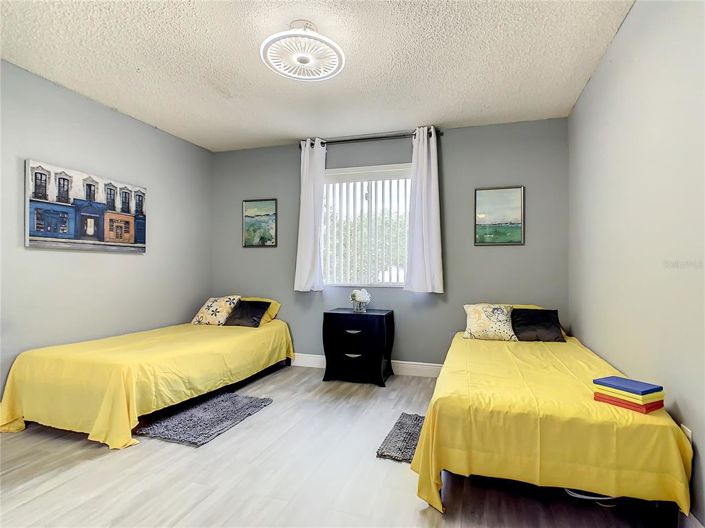 Image No.33-6 Bed Property for sale