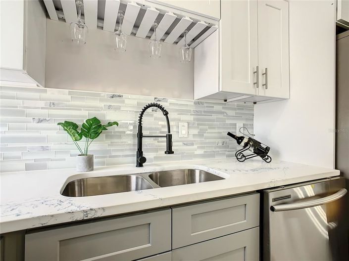 Image No.7-6 Bed Property for sale