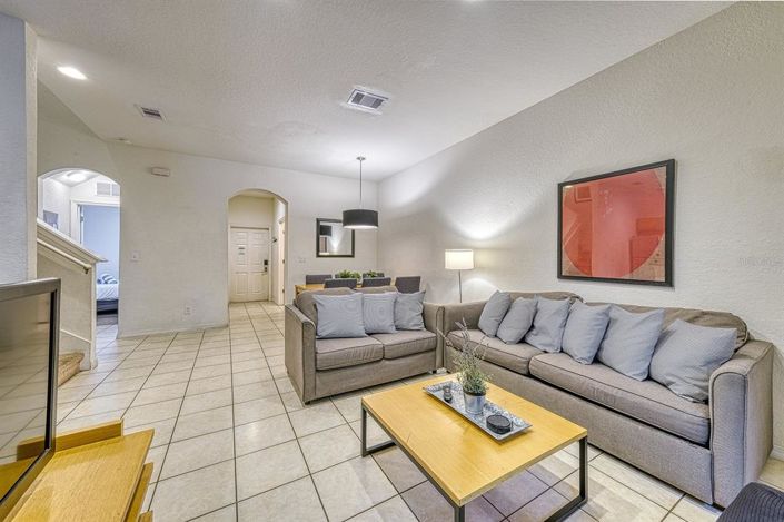 Image No.10-4 Bed Townhouse for sale