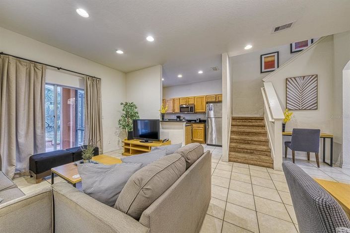 Image No.12-4 Bed Townhouse for sale