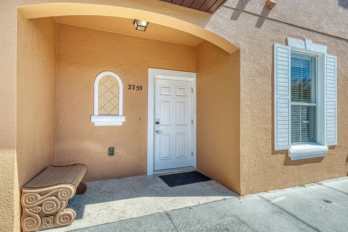 Image No.2-4 Bed Townhouse for sale