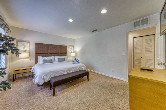 Image No.26-4 Bed Townhouse for sale