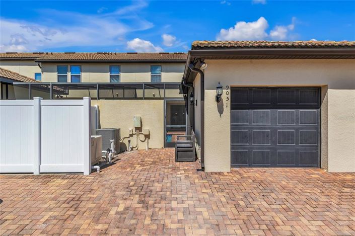 Image No.16-5 Bed Townhouse for sale