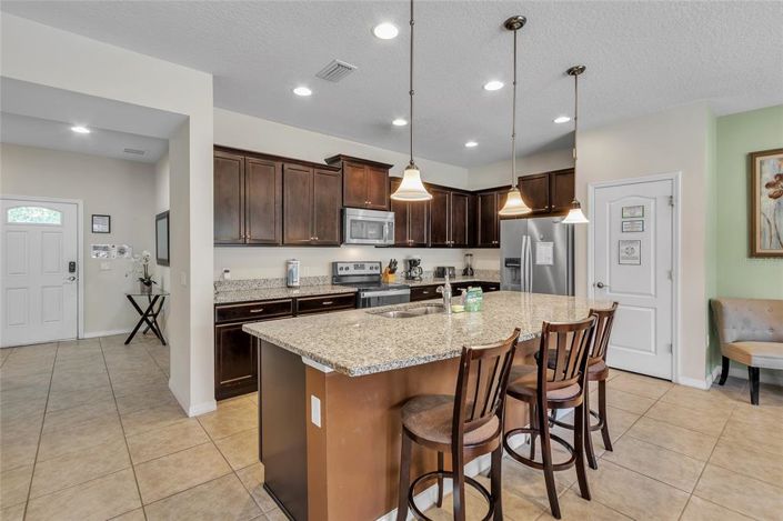 Image No.7-5 Bed Townhouse for sale