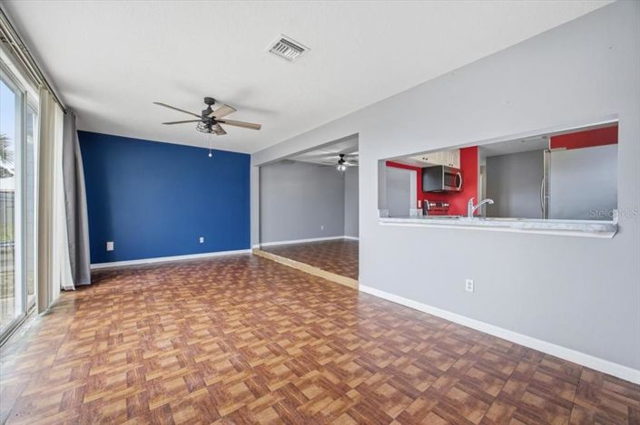 Image No.17-4 Bed Townhouse for sale