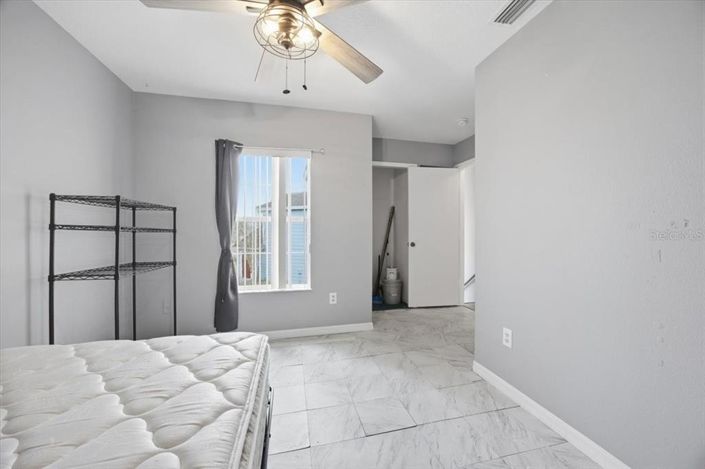 Image No.20-4 Bed Townhouse for sale