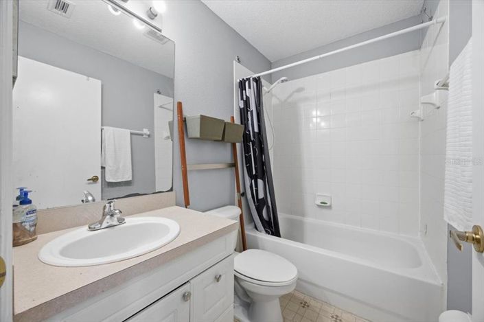 Image No.22-4 Bed Townhouse for sale