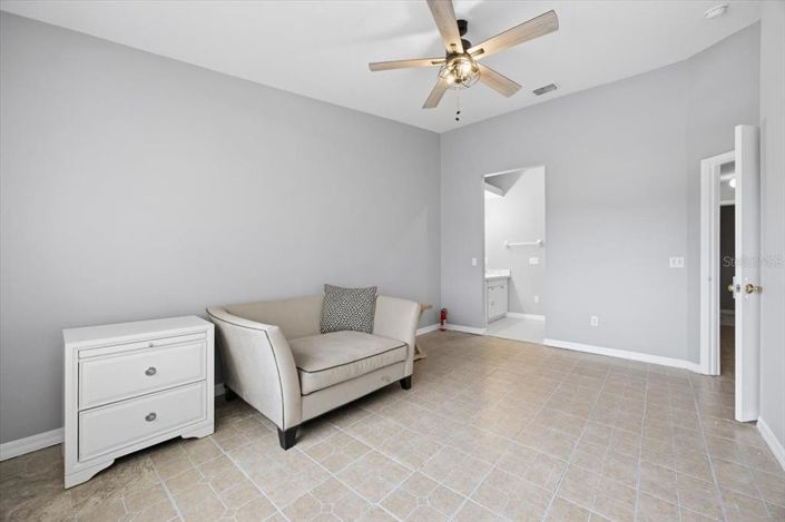 Image No.27-4 Bed Townhouse for sale