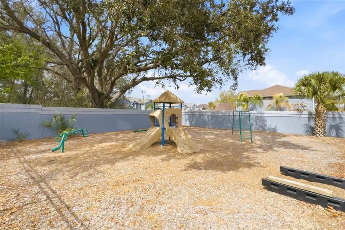 Image No.42-4 Bed Townhouse for sale