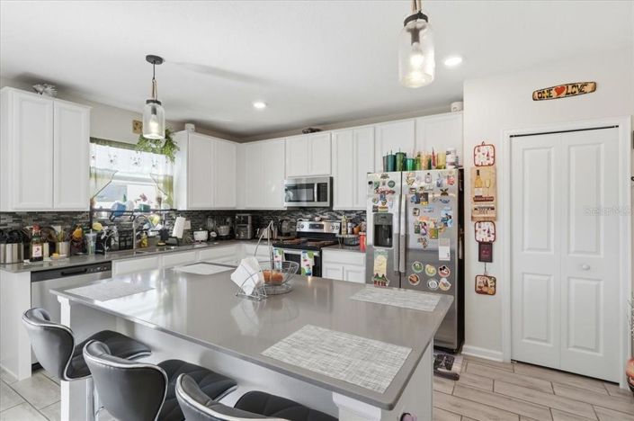 Image No.12-4 Bed Property for sale