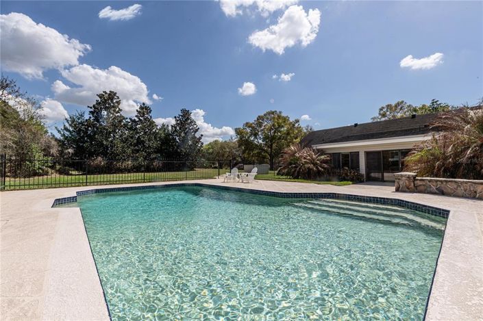 Image No.38-4 Bed Property for sale