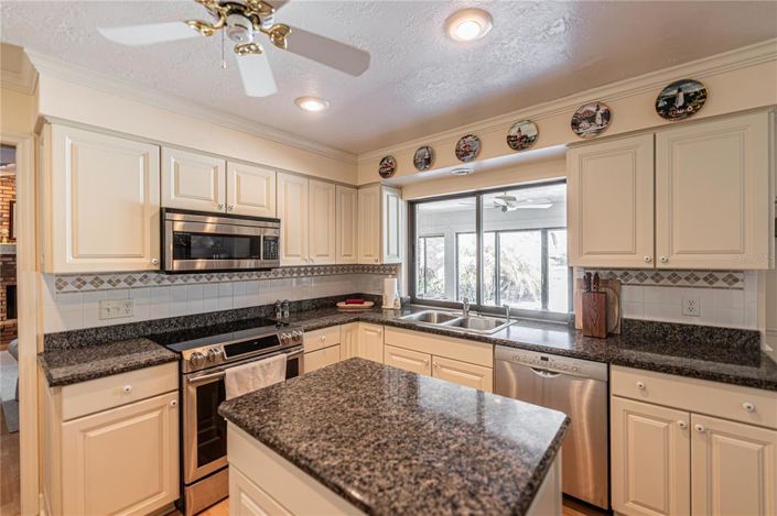 Image No.5-4 Bed Property for sale