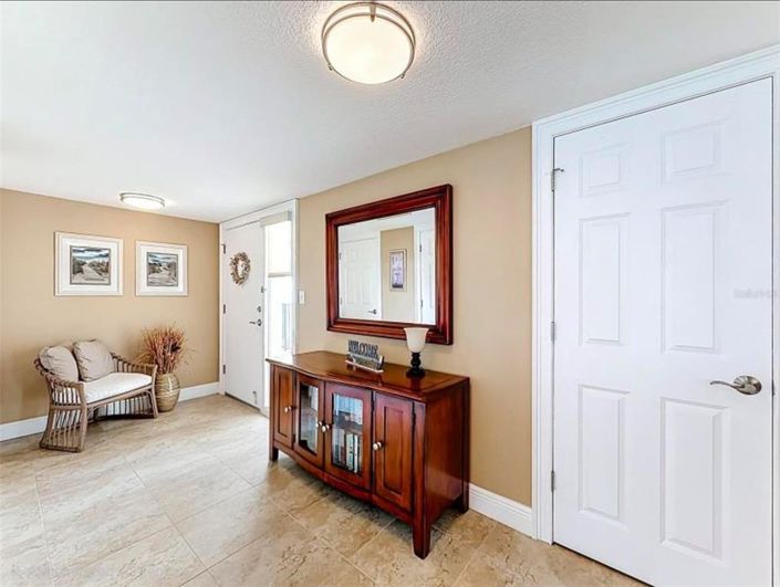 Image No.6-2 Bed Property for sale