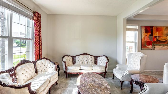 Image No.4-4 Bed Property for sale