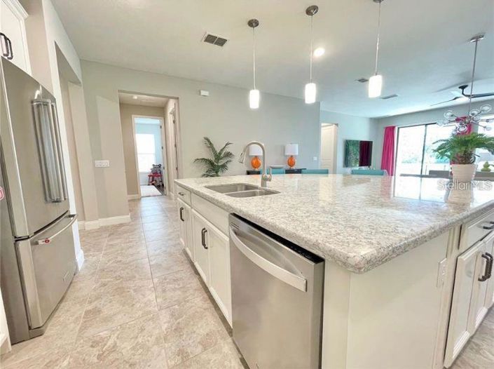 Image No.7-4 Bed Property for sale