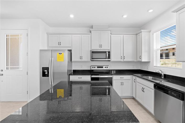 Image No.10-3 Bed Townhouse for sale