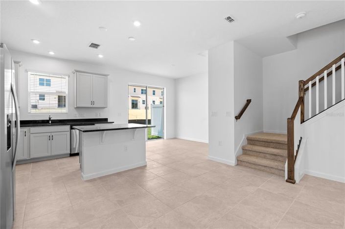 Image No.8-3 Bed Townhouse for sale