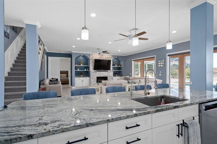 Image No.15-6 Bed Property for sale