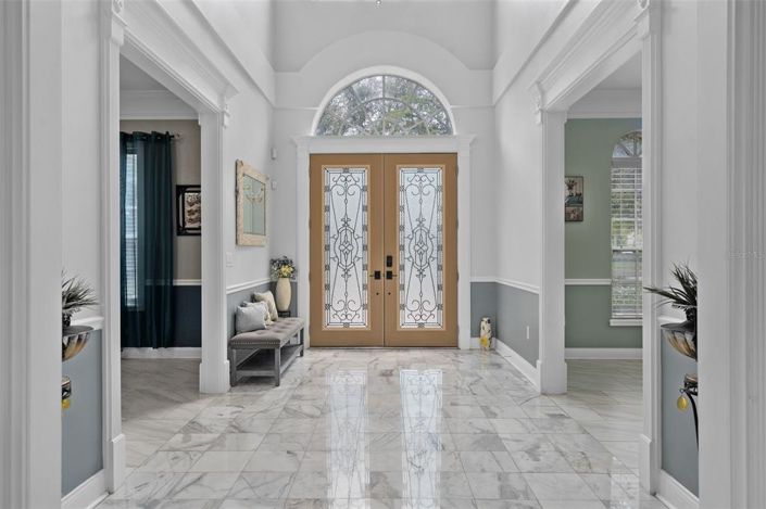 Image No.2-6 Bed Property for sale