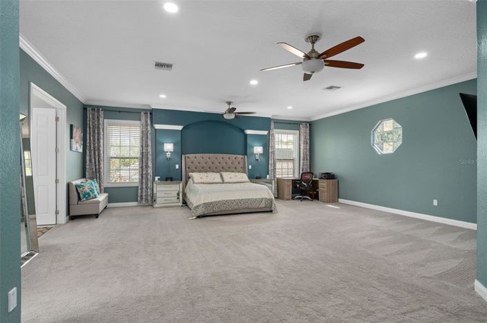 Image No.25-6 Bed Property for sale