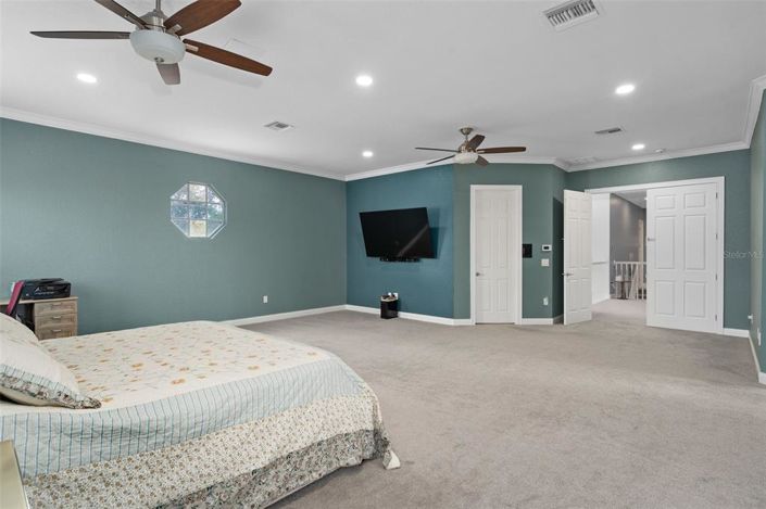 Image No.26-6 Bed Property for sale