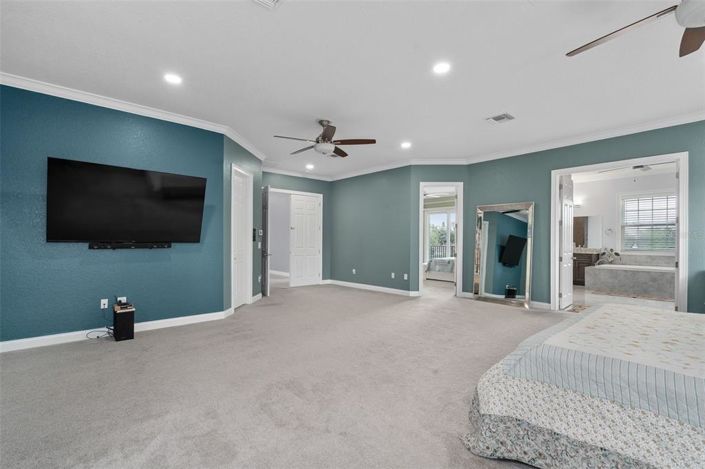 Image No.28-6 Bed Property for sale