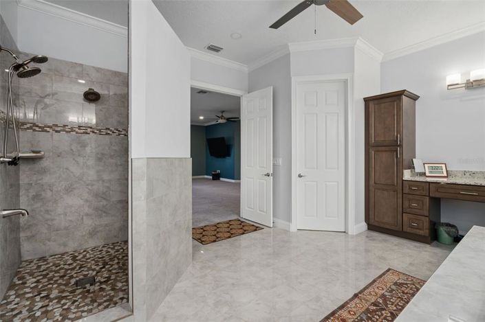 Image No.30-6 Bed Property for sale