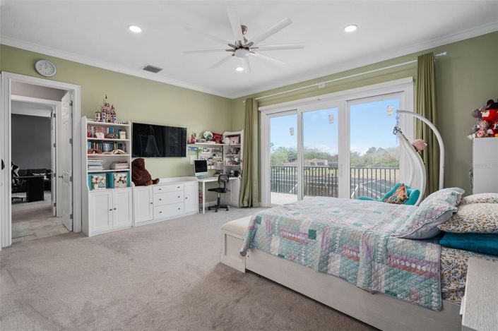 Image No.32-6 Bed Property for sale