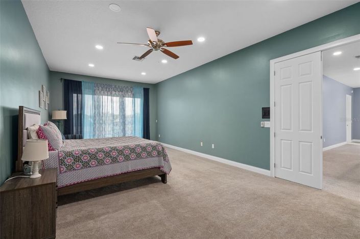 Image No.42-6 Bed Property for sale