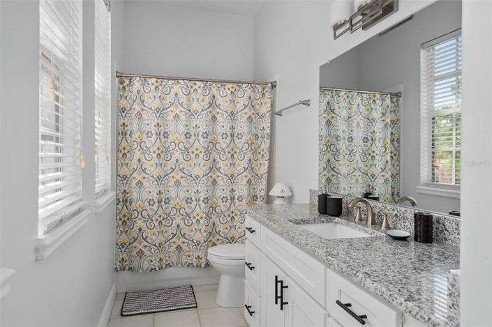 Image No.44-6 Bed Property for sale