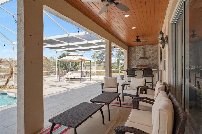 Image No.51-6 Bed Property for sale